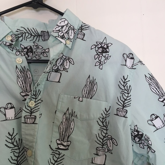 Short Sleeve Button Down - Picture 5 of 6